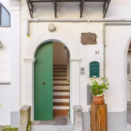 Torretta Corricella- Punta Serra 아파트 *
